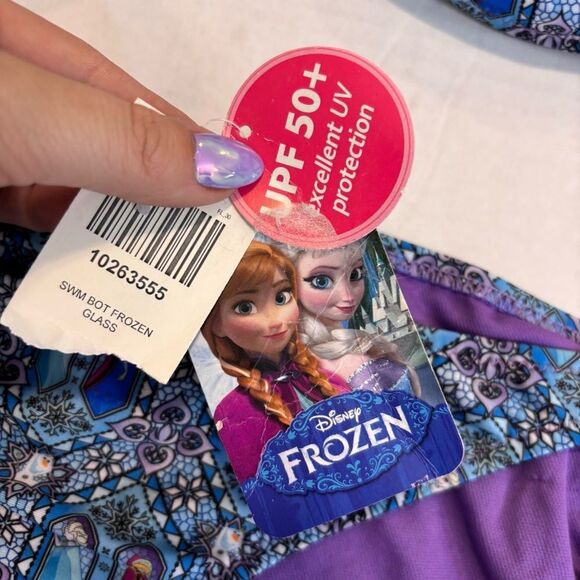 Hot Topic Disneys Frozen Juniors NEW Two Piece Swimsuit XL - Picture 10 of 14